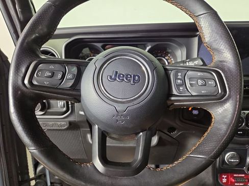 Used 2024 Jeep Gladiator Mojave AWD/4WD image 22