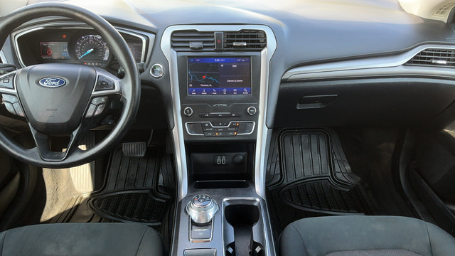 Used 2020 Ford Fusion SE FWD image 18