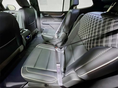 Used 2025 GMC Acadia Denali w/ LPO, Floor Liner Package image 23
