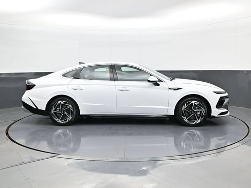 Certified 2026 Hyundai Sonata SEL FWD image 4