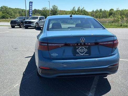 Used 2025 Volkswagen Jetta Sport FWD image 7