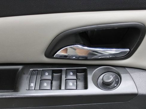 Used 2014 Chevrolet Cruze LS image 14