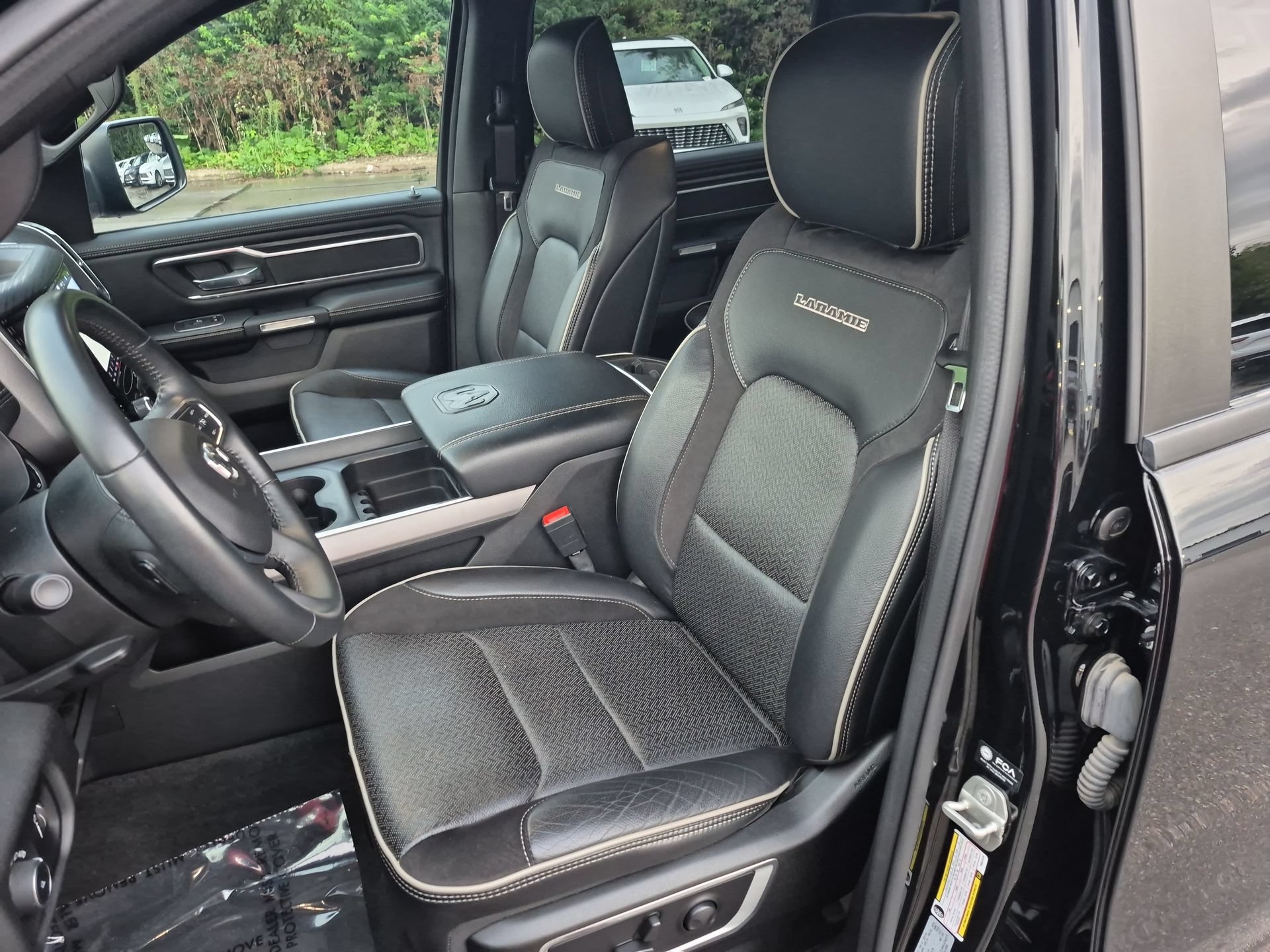 Used 2023 RAM 1500 Laramie AWD/4WD image 20