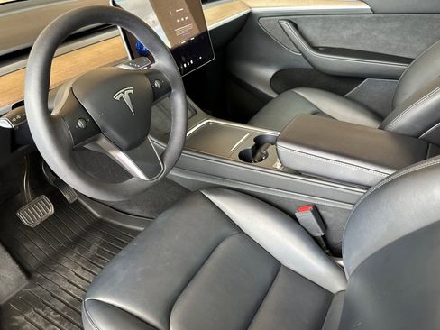 Used 2023 Tesla Model Y Long Range AWD/4WD image 10