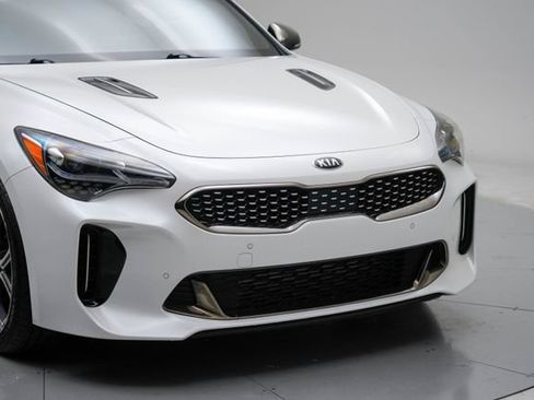 Used 2020 Kia Stinger GT1 RWD image 10