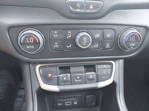 Used 2022 GMC Terrain Denali AWD/4WD image 24