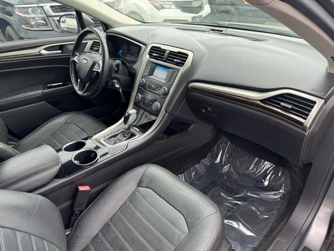 Used 2014 Ford Fusion SE w/ Equipment Group 202A image 14