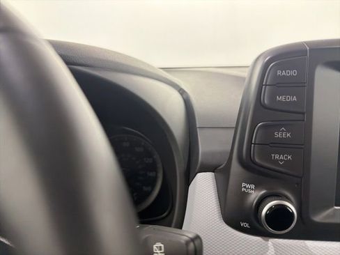 Used 2020 Hyundai Kona SEL AWD/4WD image 35