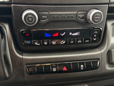 Used 2025 RAM ProMaster 1500 w/ Convenience Group image 20