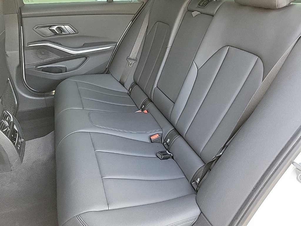 Used 2019 BMW 330i xDrive Sedan w/ Convenience Package AWD/4WD image 13