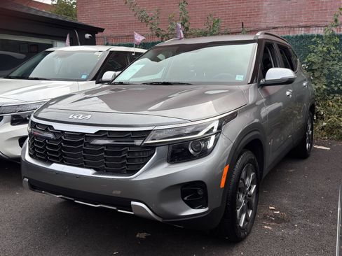 Used 2024 Kia Seltos S image 1