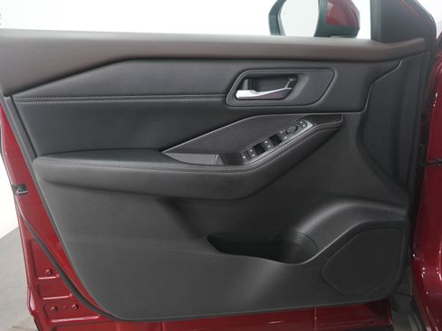 Used 2023 Nissan Rogue SV w/ SV Premium Package image 21