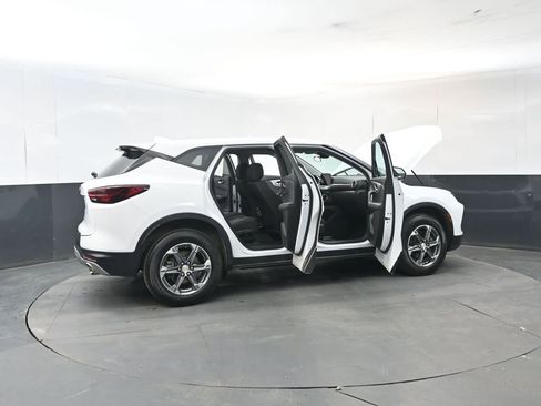 Used 2023 Chevrolet Blazer LT image 27