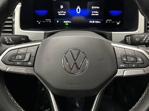 Used 2022 Volkswagen Atlas SE w/ Panoramic Sunroof Package image 16