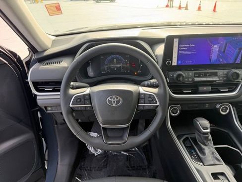 Used 2024 Toyota Grand Highlander XLE image 14