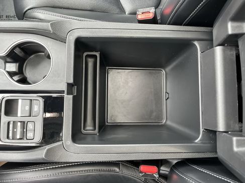 Used 2025 Honda Pilot Touring image 24