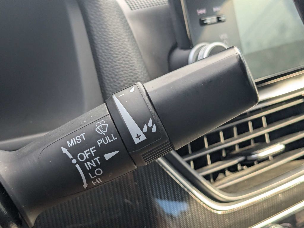 Used 2018 Honda Accord Sport image 32
