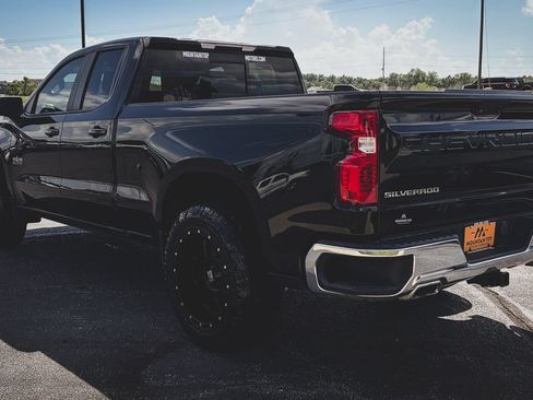 Used 2020 Chevrolet Silverado 1500 LT w/ Texas Edition AWD/4WD image 7