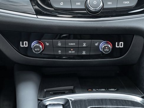 Used 2023 Buick Enclave Essence w/ LPO, Touring Package image 31