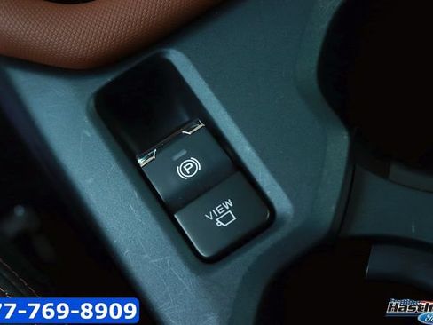 Used 2025 Subaru Forester Touring w/ Popular Package - Touring AWD/4WD image 23