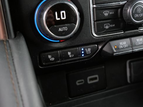 Used 2024 Chevrolet Suburban High Country w/ Max Trailering Package AWD/4WD image 29