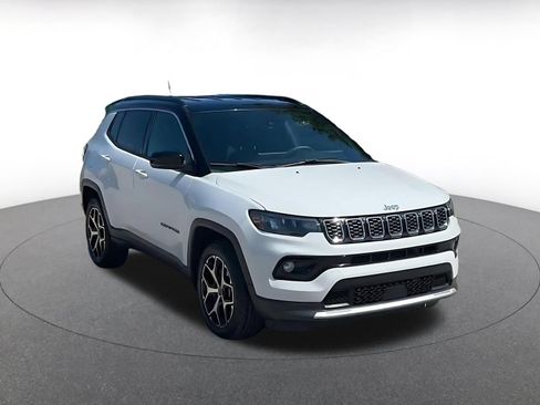 Used 2025 Jeep Compass Limited AWD/4WD image 3