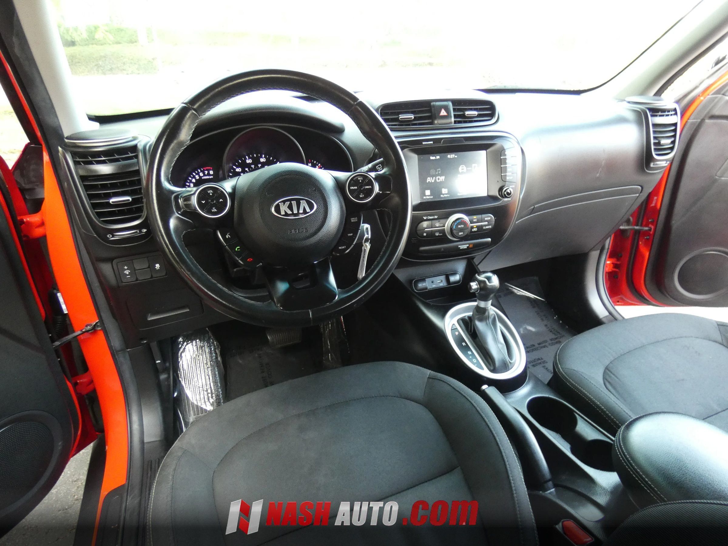 Used 2018 Kia Soul + FWD image 23