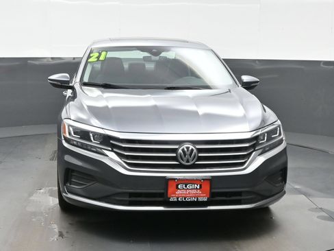 Used 2021 Volkswagen Passat 2.0T SE FWD image 8