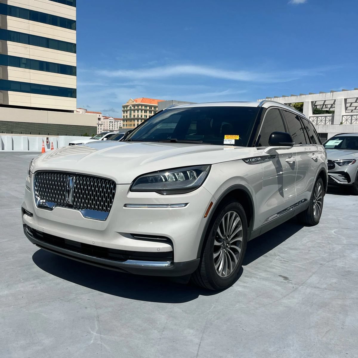 Used 2022 Lincoln Aviator Reserve w/ Elements Package Plus RWD image 1