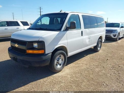 Used 2016 Chevrolet Express 2500 LS RWD image 2