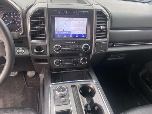 Used 2020 Ford Expedition XLT w/ Equipment Group 202A RWD image 13