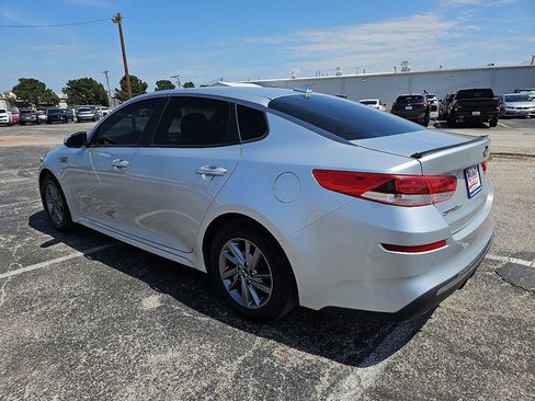 Used 2019 Kia Optima LX image 4