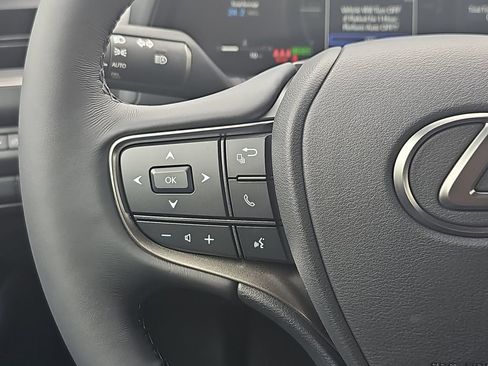 New 2026 Lexus UX 300h AWD image 17
