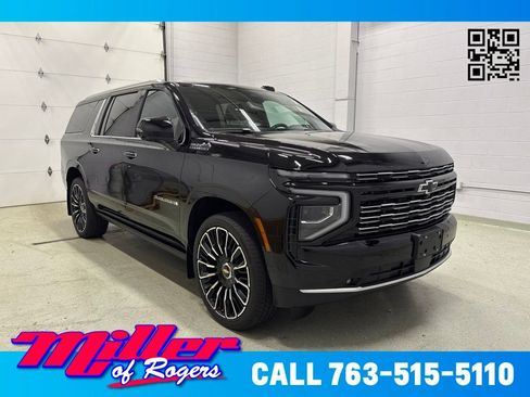 Used 2026 Chevrolet Suburban High Country AWD/4WD image 1