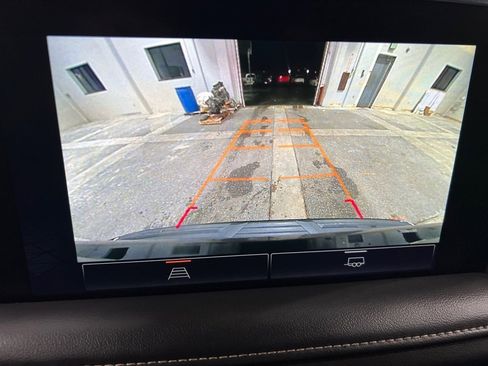 Used 2023 GMC Yukon XL SLT image 33