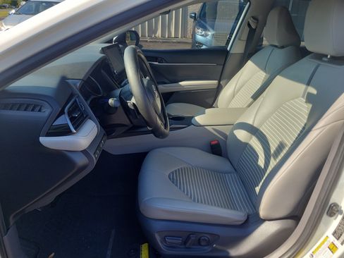 Used 2021 Toyota Camry SE w/ Audio Upgrade Package FWD image 21