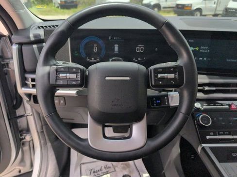 Used 2025 Hyundai Santa Fe SEL FWD image 22