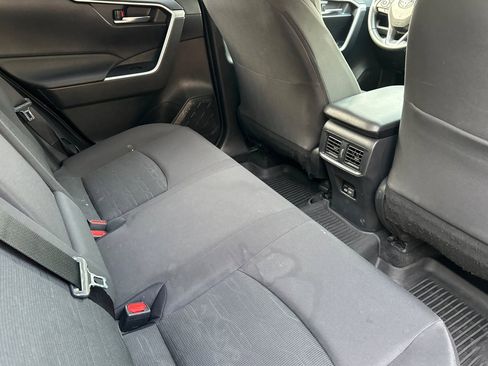 Used 2024 Toyota RAV4 SE image 18