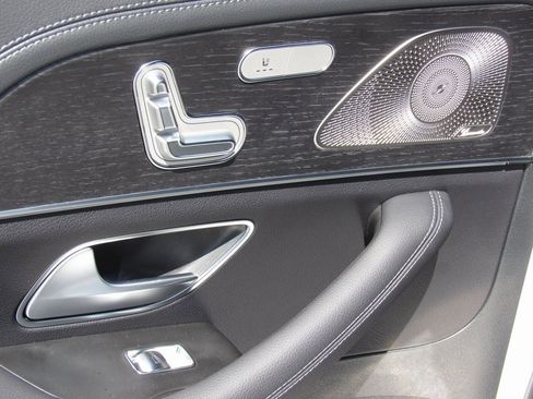 New 2025 Mercedes-Benz GLS 450 4MATIC image 16