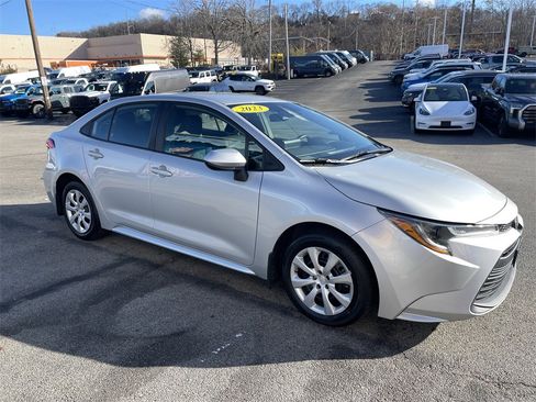 Used 2023 Toyota Corolla LE image 6