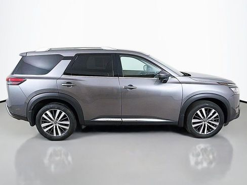 Used 2022 Nissan Pathfinder Platinum w/ Cargo Package image 18