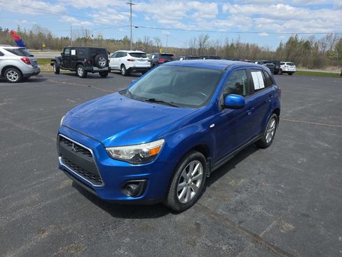 Used 2015 Mitsubishi Outlander Sport ES FWD image 2