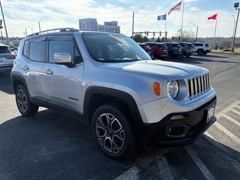 Used 2017 Jeep Renegade Limited image 7