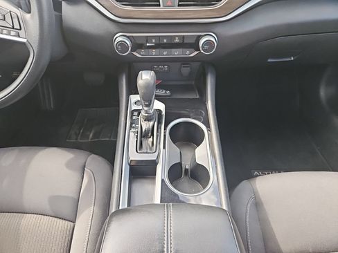 Used 2024 Nissan Altima 2.5 SV FWD image 30