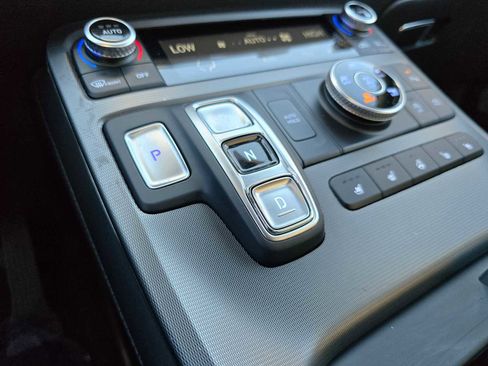 Used 2024 Hyundai Palisade Calligraphy image 9