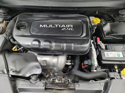 Used 2016 Jeep Cherokee Sport image 30