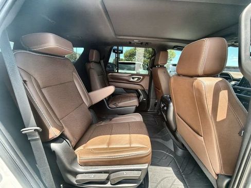 Used 2023 Chevrolet Tahoe High Country w/ LPO, Illumination Package AWD/4WD image 26