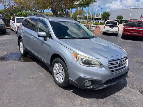 Used 2015 Subaru Outback 2.5i Premium AWD/4WD image 9