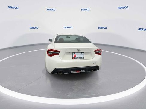Used 2017 Toyota 86 RWD image 6