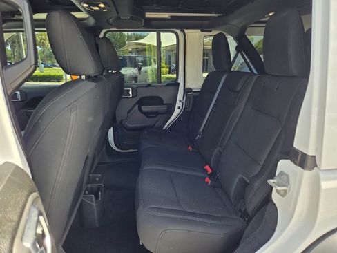 Used 2022 Jeep Wrangler Unlimited Sport w/ Sun And Sound Package AWD/4WD image 25